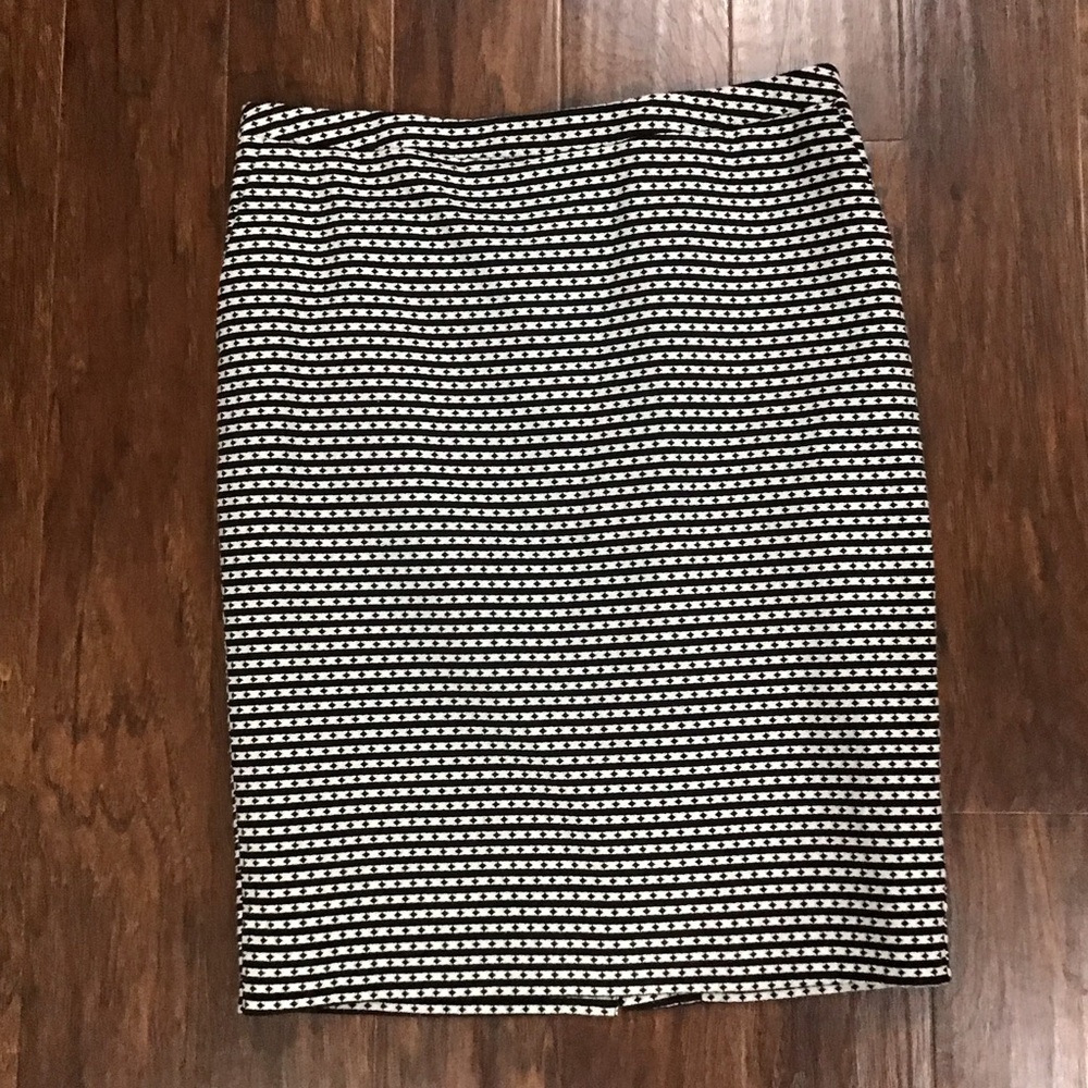 Merona Black and White Patterned Pencil Skirt